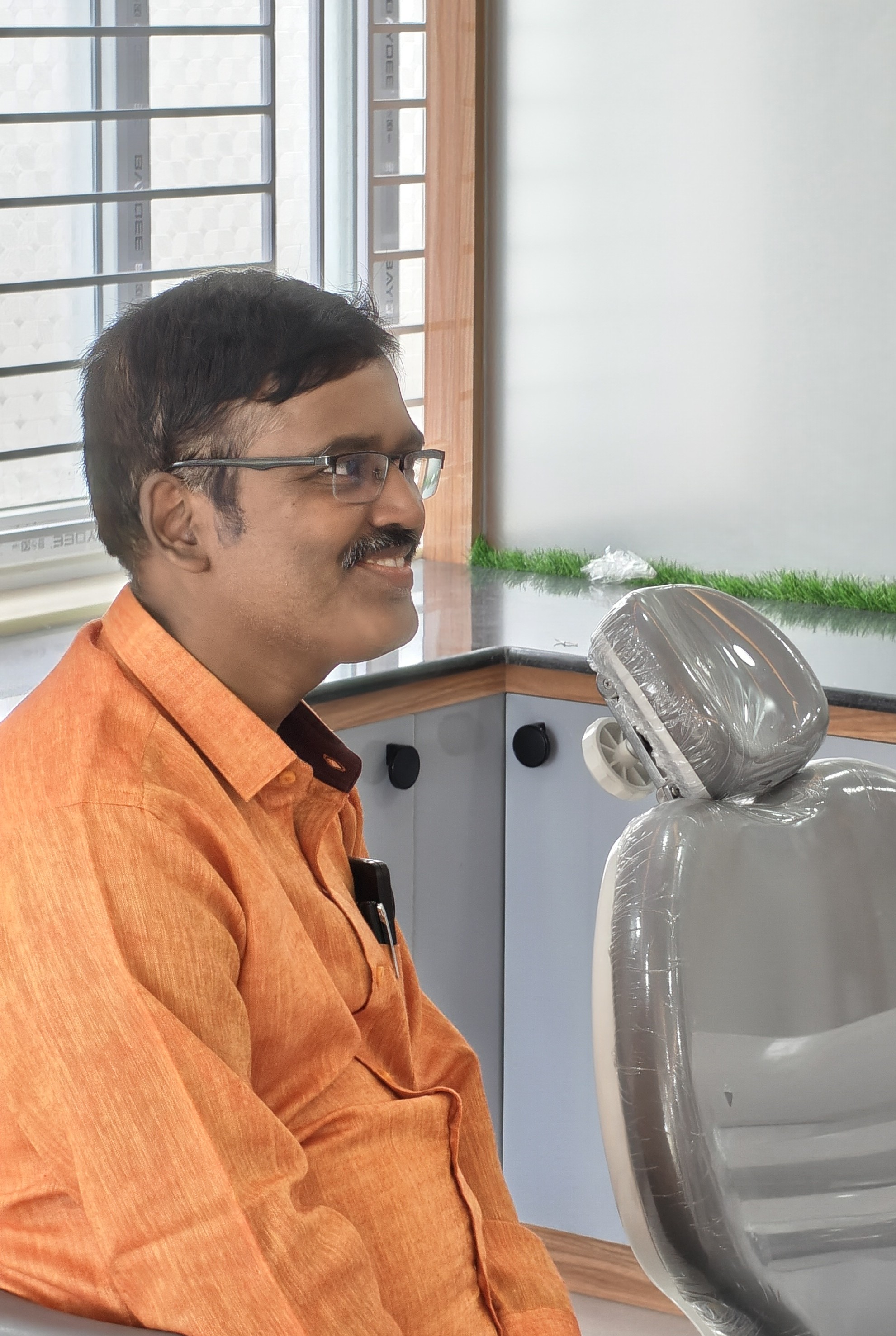 Dr. V. Sadhish Valavan